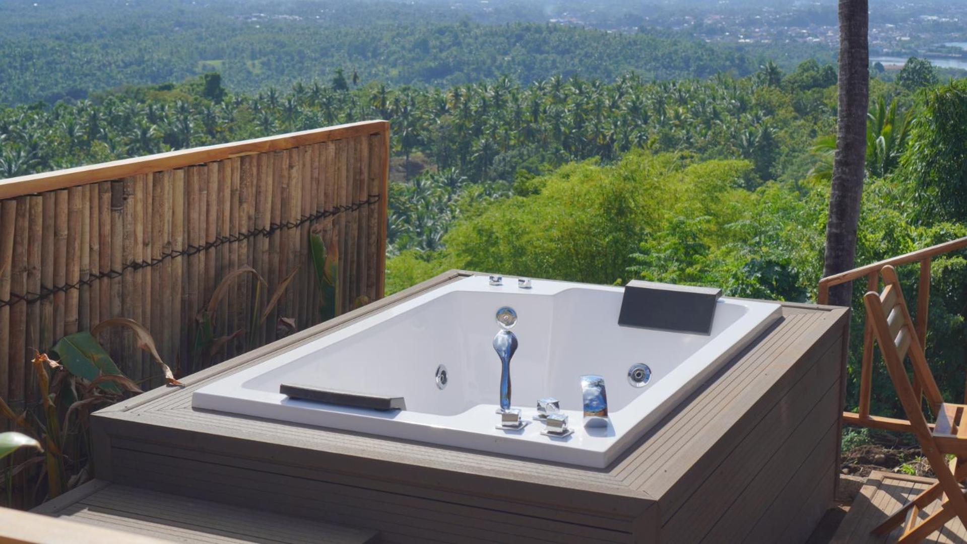 Bobocabin Bunaken Hills, * Manado