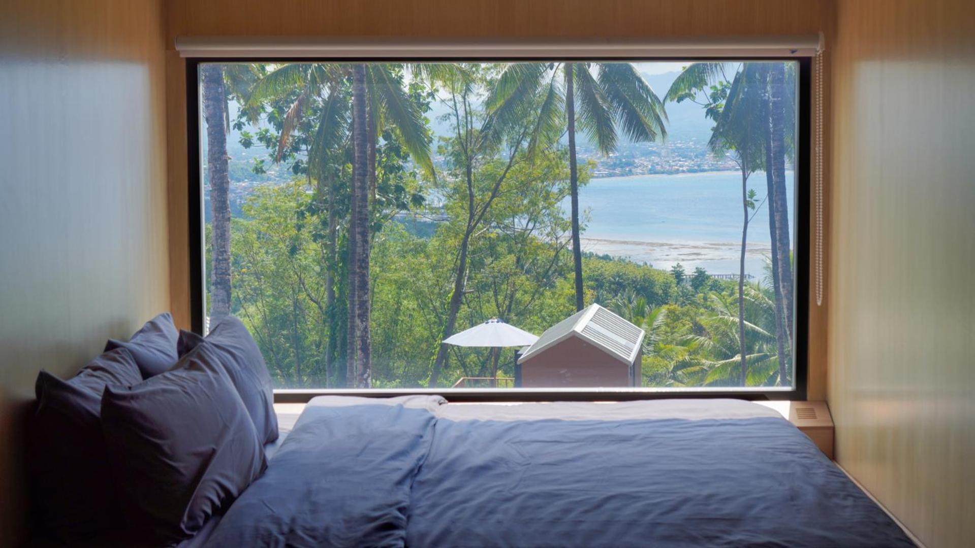 Resor Bobocabin Bunaken Hills, *