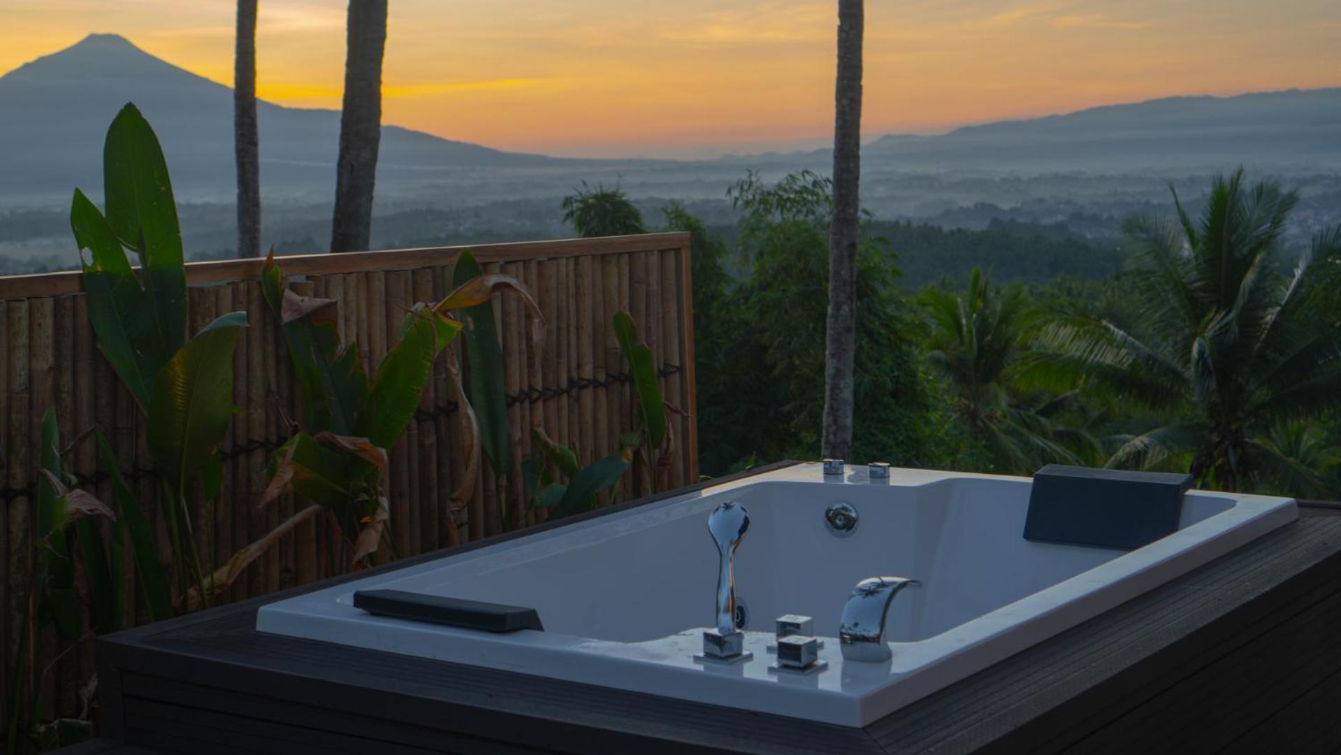 Resor Bobocabin Bunaken Hills, Manado