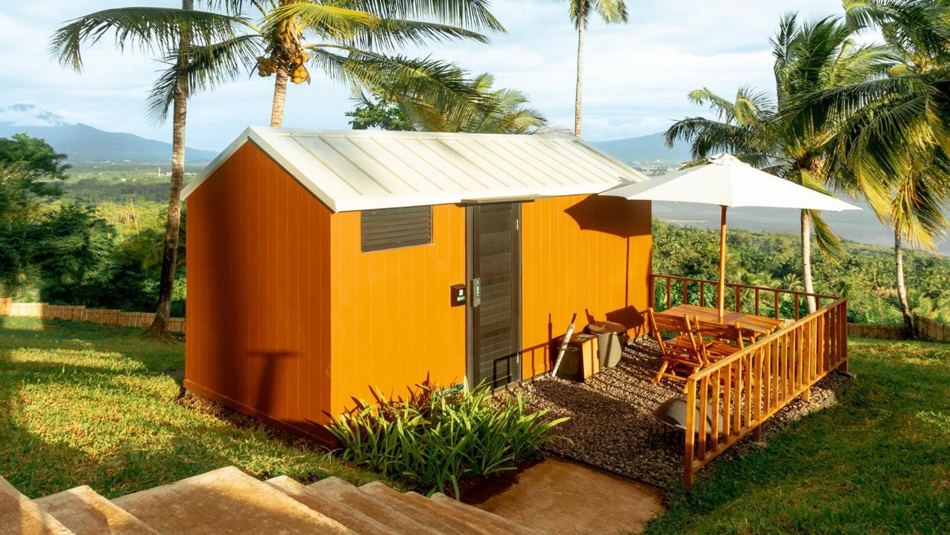 Bobocabin Bunaken Hills, Resor