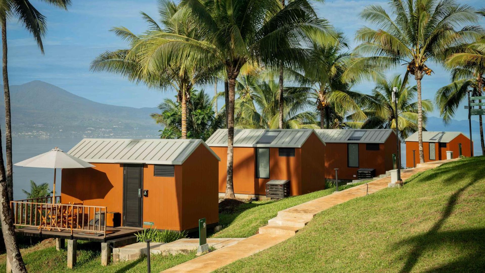 Bobocabin Bunaken Hills, Resor
