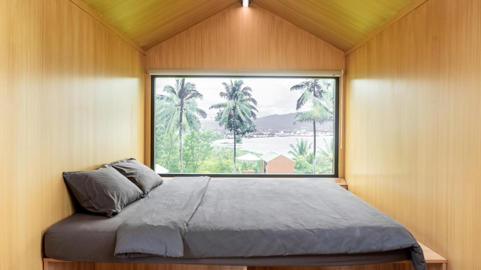 Resor Bobocabin Bunaken Hills, *
