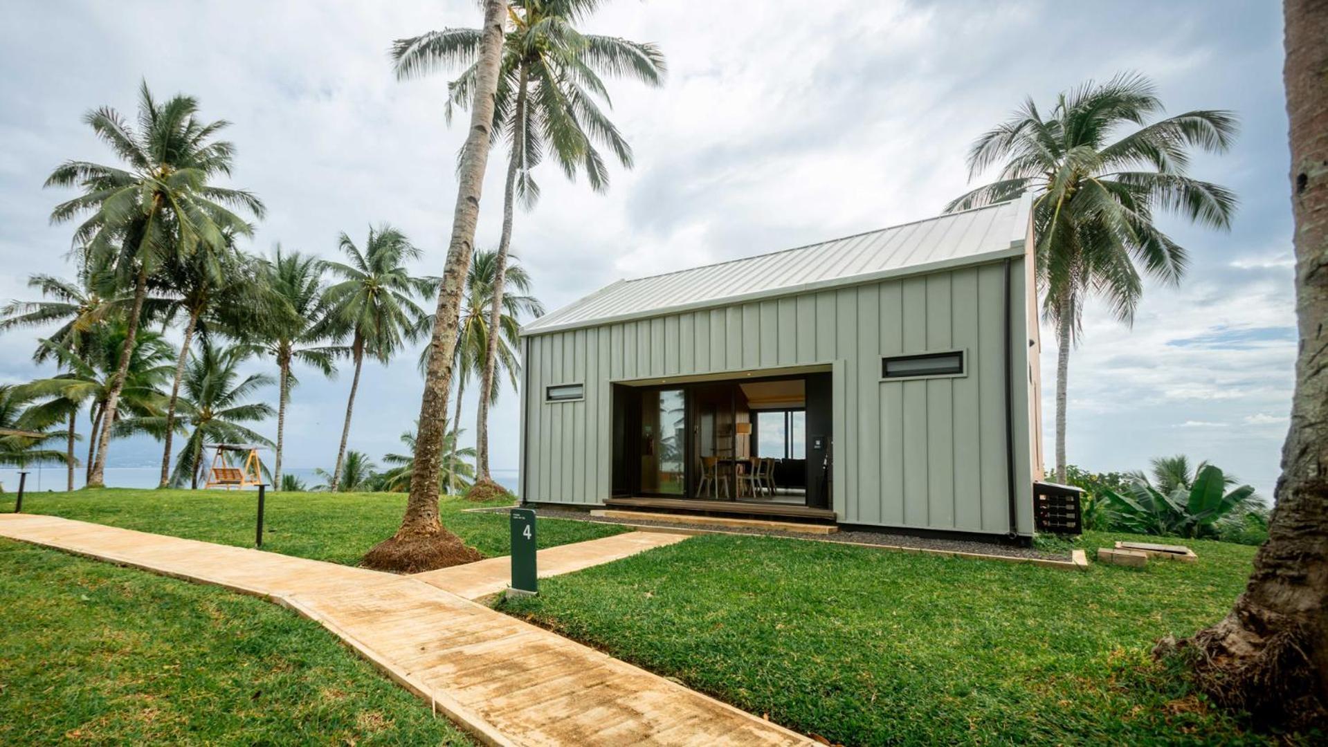 Bobocabin Bunaken Hills, Resor Manado